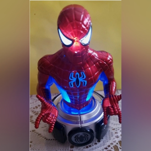 Spiderman battery operated night light.... battery's not included - Picture 10 of 11